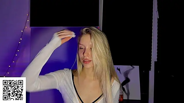 ElysiaXo online show from November 16, 2025, 11:21 pm