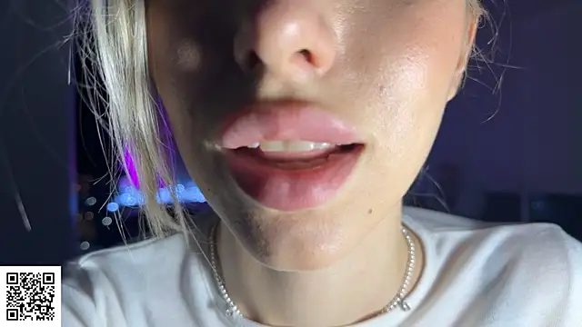 ElysiaXo online show from November 27, 2025, 11:18 pm