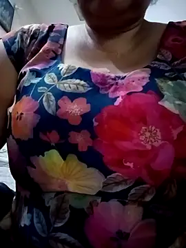 Rakhi sawant143 online show from September 23, 2025, 5:05 pm