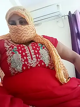 Snapshot of Rakhi_sawant143 chatting on April 27, 2026, 9:40 am Rakhi sawant143 online show from April 27, 2026, 9:40 am