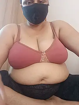 Snapshot of Rakhi_sawant143 chatting on June 29, 2026, 1:45 am Rakhi sawant143 online show from June 29, 2026, 1:45 am