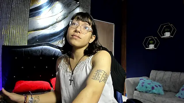 christina vamp1 online show from October 29, 2025, 2:41 pm