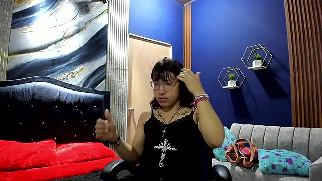 christina vamp1 online show from November 3, 2025, 1:56 pm