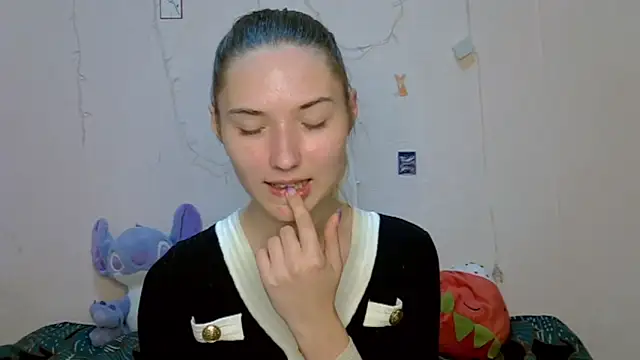  kikiclark   online show from September 15, 2025, 8:53 pm