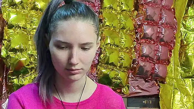  kikiclark   online show from April 13, 2026, 5:29 pm