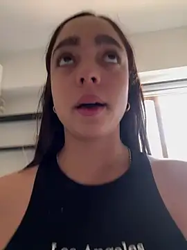 hottiee melannie online show from March 24, 2026, 5:51 pm