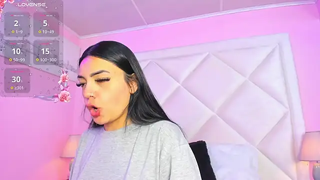 Miaa Smithh   online show from February 19, 2026, 11:06 am