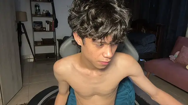 Snapshot of OopsAgain_ chatting on January 18, 2026, 7:50 pm OopsAgain online show from January 18, 2026, 7:50 pm