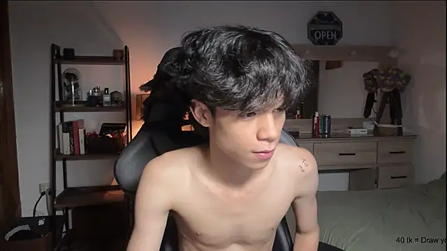 Snapshot of OopsAgain_ chatting on March 13, 2026, 2:40 am OopsAgain online show from March 13, 2026, 2:40 am