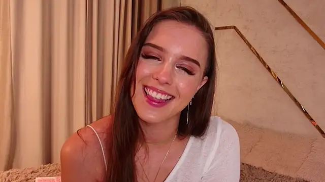 Olivia Mourr online show from November 21, 2025, 5:00 pm