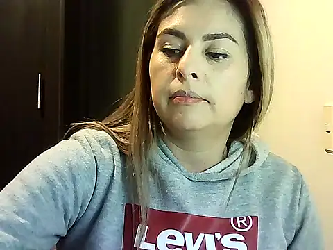 Valery  Rouse  online show from February 14, 2026, 2:52 am