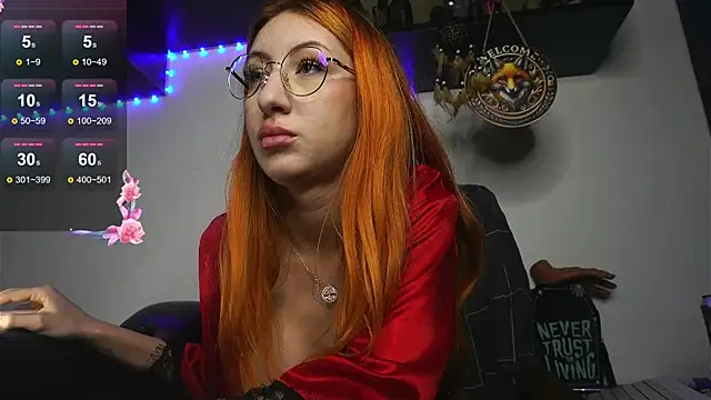 DaddysLittleSlutfox online show from November 5, 2025, 4:07 pm