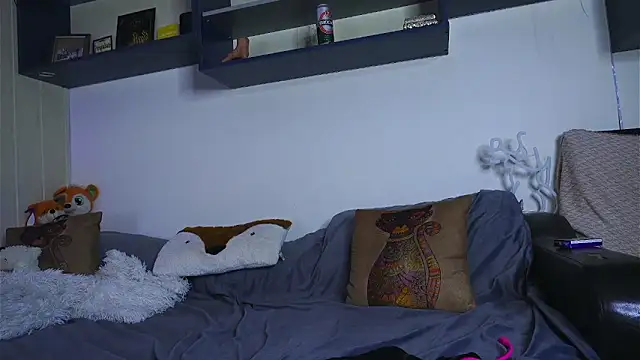 DaddysLittleSlutfox online show from April 20, 2026, 10:29 am