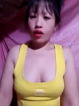 Snapshot of VanGau031694 chatting on October 31, 2025, 12:00 am VanGau031694 online show from October 31, 2025, 12:00 am