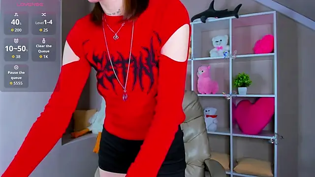 Lynn Martin online show from December 14, 2025, 12:27 am