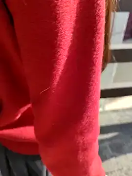 shaoshao-7758 online show from April 18, 2026, 12:47 am