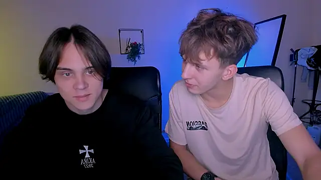 travis wolf  online show from September 23, 2025, 8:23 pm