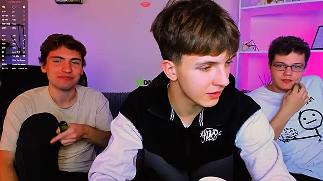 travis wolf  online show from November 13, 2025, 8:19 pm