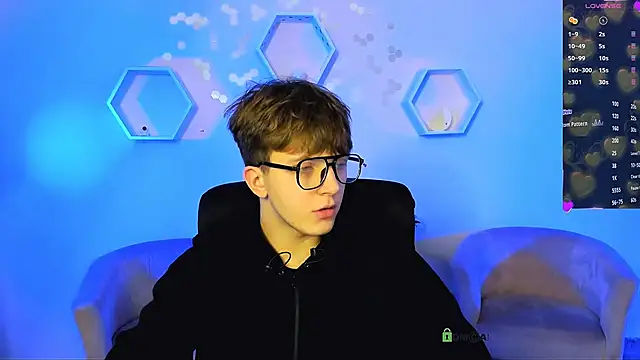 travis wolf  online show from December 1, 2025, 8:36 pm