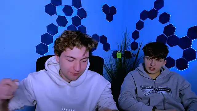 travis wolf  online show from March 3, 2026, 9:26 am