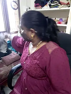 Snapshot of Tamil_Kavitha10 chatting on July 15, 2026, 1:11 am Tamil Kavitha10 online show from July 15, 2026, 1:11 am