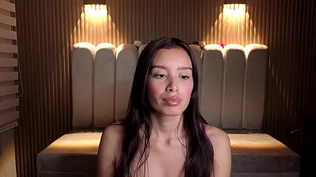  Mia Evans 1 online show from April 21, 2026, 7:39 pm