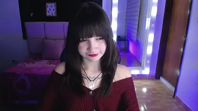  Charlotte Collins  online show from November 29, 2025, 5:27 pm