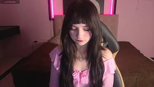  Charlotte Collins  online show from February 3, 2026, 3:06 pm