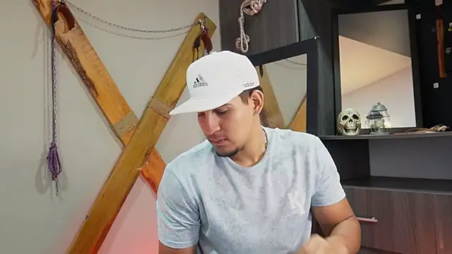 massimo vidal  online show from September 11, 2025, 12:05 pm