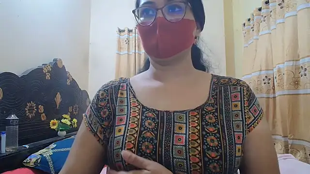 Snapshot of Elena_cruz5 chatting on June 17, 2026, 3:46 pm Elena cruz5 online show from June 17, 2026, 3:46 pm