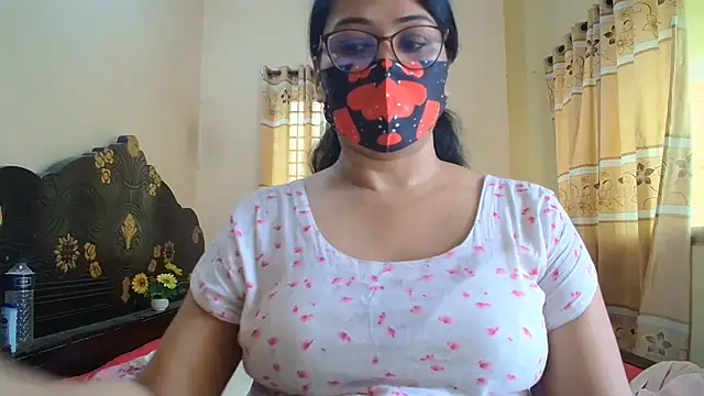 Snapshot of Elena_cruz5 chatting on June 25, 2026, 5:12 am Elena cruz5 online show from June 25, 2026, 5:12 am