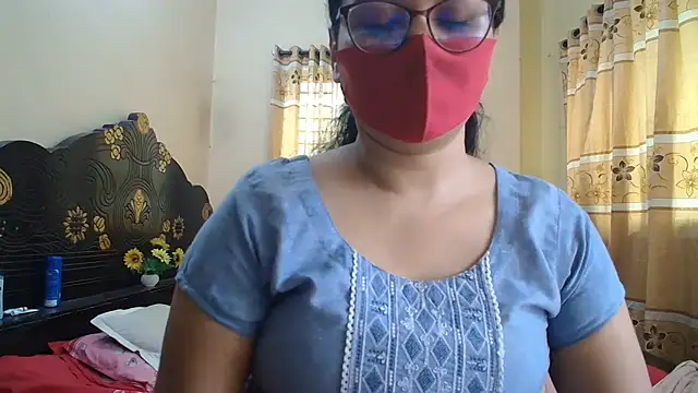 Snapshot of Elena_cruz5 chatting on June 30, 2026, 4:35 am Elena cruz5 online show from June 30, 2026, 4:35 am