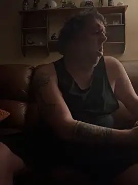 Stephanie1984 online show from April 12, 2026, 3:33 am