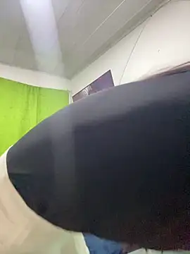 sashaxxx1630 online show from October 6, 2025, 4:43 am