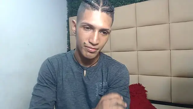 bull cam online show from September 12, 2025, 5:35 pm