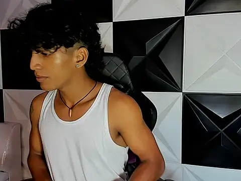 bull cam online show from September 17, 2025, 7:15 pm