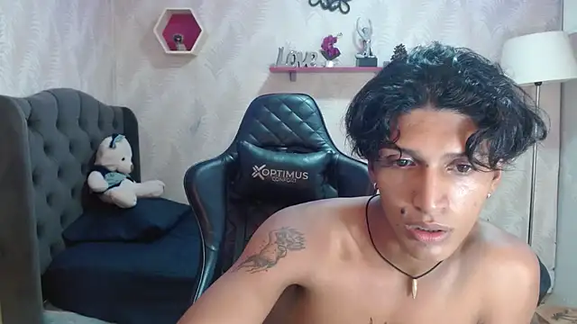 bull cam online show from September 24, 2025, 6:55 pm