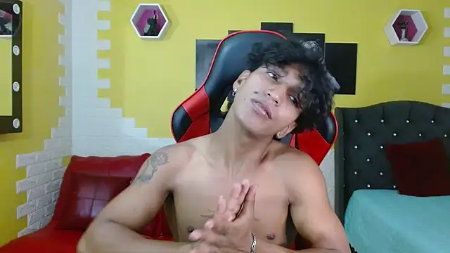 bull cam online show from October 19, 2025, 4:18 pm