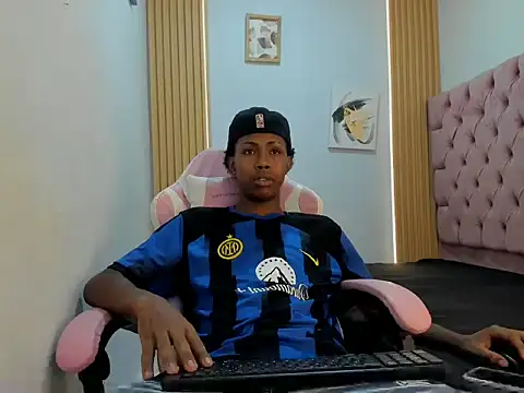 Jax Maliq online show from October 10, 2025, 1:37 am