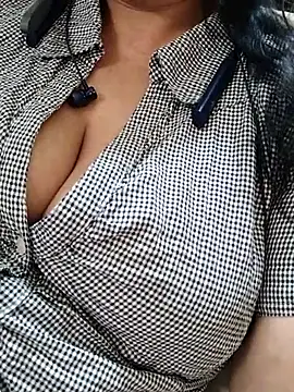 Janvi -Love online show from September 12, 2025, 6:46 am