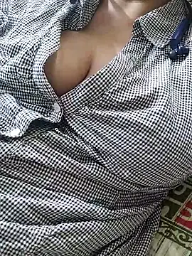 Janvi -Love online show from October 3, 2025, 5:32 pm