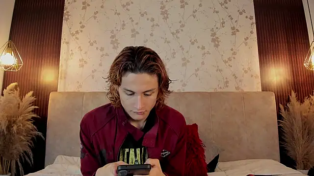 DarcyCullen online show from September 19, 2025, 11:33 am