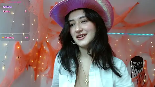 AlessandraLB online show from October 5, 2025, 10:35 am