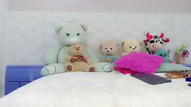 hanna sweett34 online show from November 12, 2025, 5:13 pm