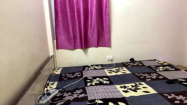 LuvLayla online show from September 12, 2025, 4:18 pm