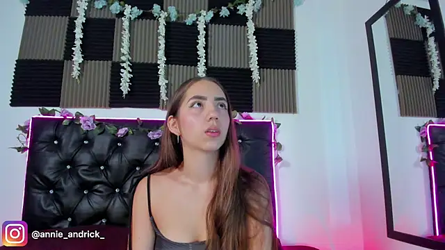  leda swan  online show from April 18, 2026, 11:03 am