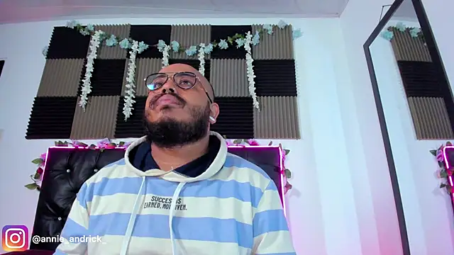  leda swan  online show from April 22, 2026, 11:12 am