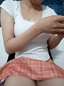 RoseBabyCute online show from September 15, 2025, 11:16 pm