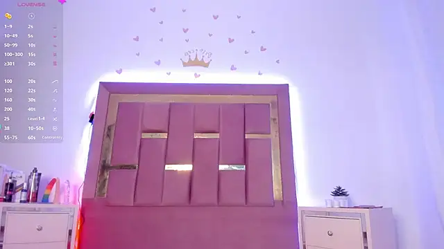 AikoSnow online show from October 4, 2025, 6:28 pm