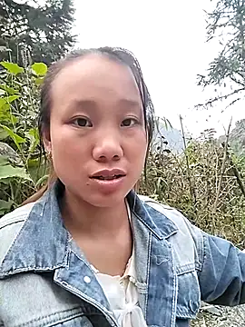 liu-liusexy online show from October 17, 2025, 9:12 am